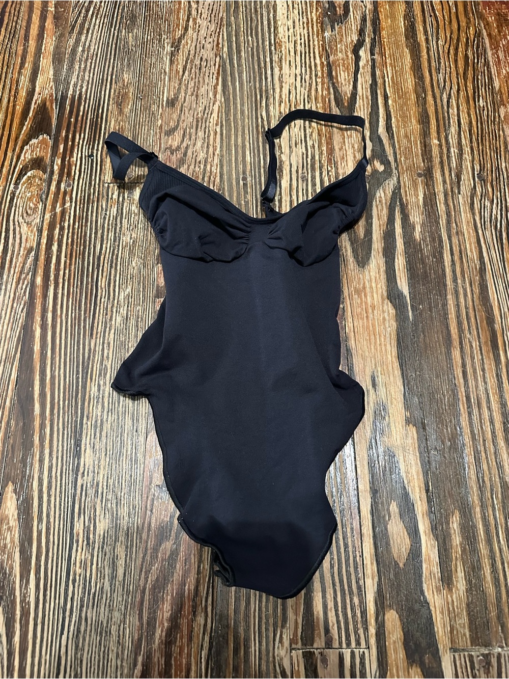 SKIMS NWOT Onyx seamless sculpt Shapewear thong